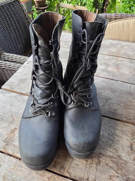 Herrenschuhe: Kampfstiefel  Schweizerarmee. Gr. 44 – Gebraucht aus Lausen von 04362 1