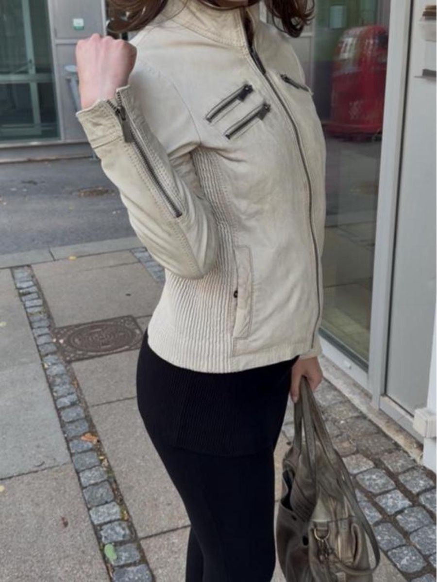 Vestes: Lederjacke Beige Weiss Silber  – D'occasion à Basel par Lara0104 6