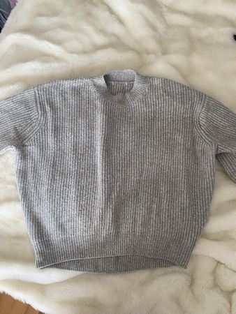 Knitt Sweater