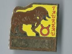 Placchette & Badge: Sternzeichen Stier Pin – Usato da Zürich venduto da t24_de