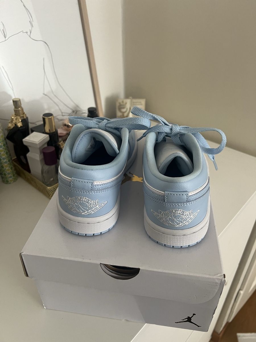 Nike Scarpe da donna: Nike Air Jordan 1 Low, hellblau, Gr. 36.5 – Nuovo e nell'imballaggio originale da Bern venduto da pesche789 3