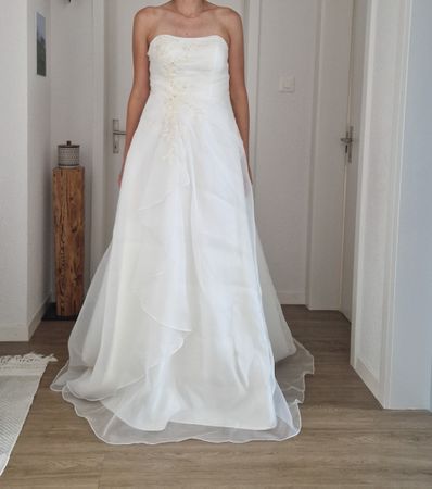 Brautkleid weiss mit Neckholder Grösse 38 wie neu s. Text