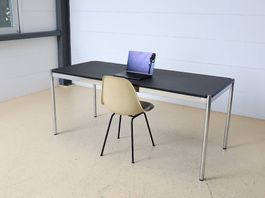 USM Haller Schreibtisch | Schwarz Kabelmanagement 175cm