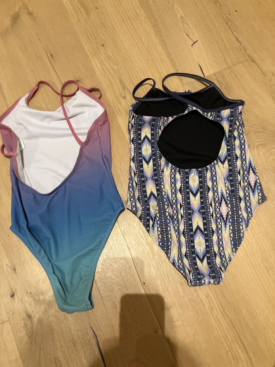 Costumi da bagno & Bikini: 2 süsse badekleider 146/152 – Usato da Weissbad venduto da Praxedis_P51 1