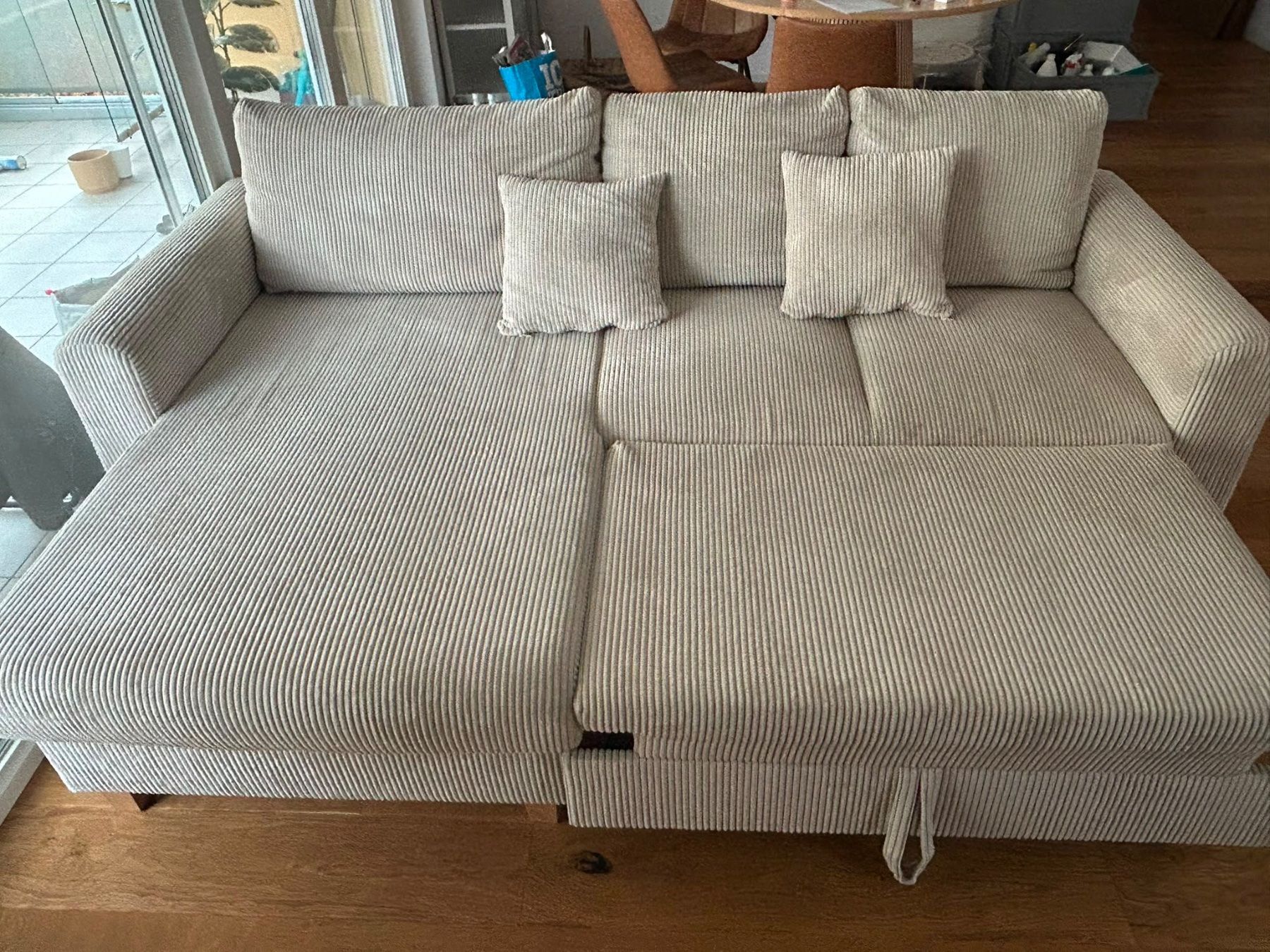 Divani: Sofa hellbeige Cordsamt gebraucht – Usato da Oensingen venduto da azndr3am3r 1