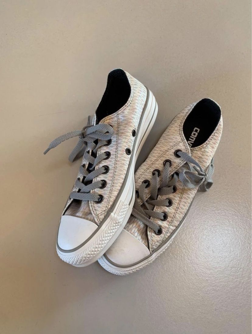 Converse Scarpe da uomo: Converse – Nuovo (secondo la descrizione) da Fiaugères venduto da lisalirali