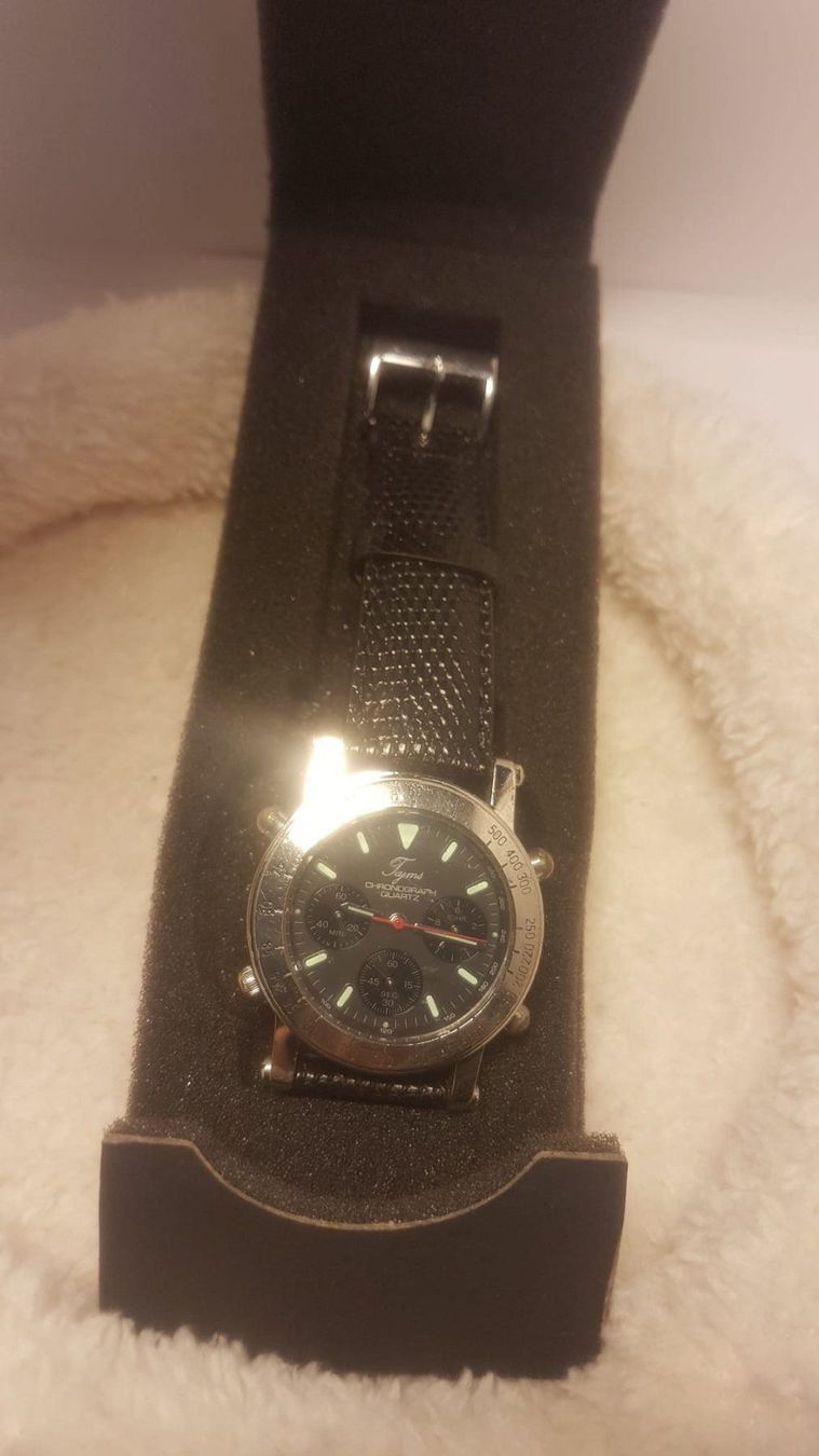 Uhren: Armbanduhr  Mit Trigalight-Technologie – Gebraucht aus Zürich von Sarameier 3