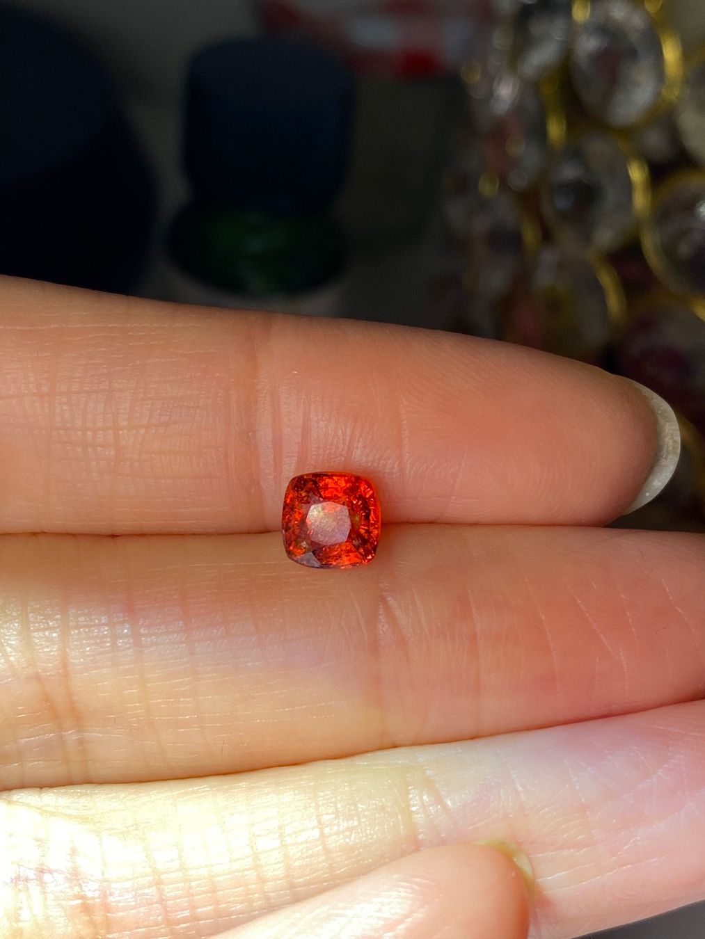 Pietre preziose: 1.2 ct Spinel vivid orange – Nuovo e nell'imballaggio originale da Sarnen venduto da catnini