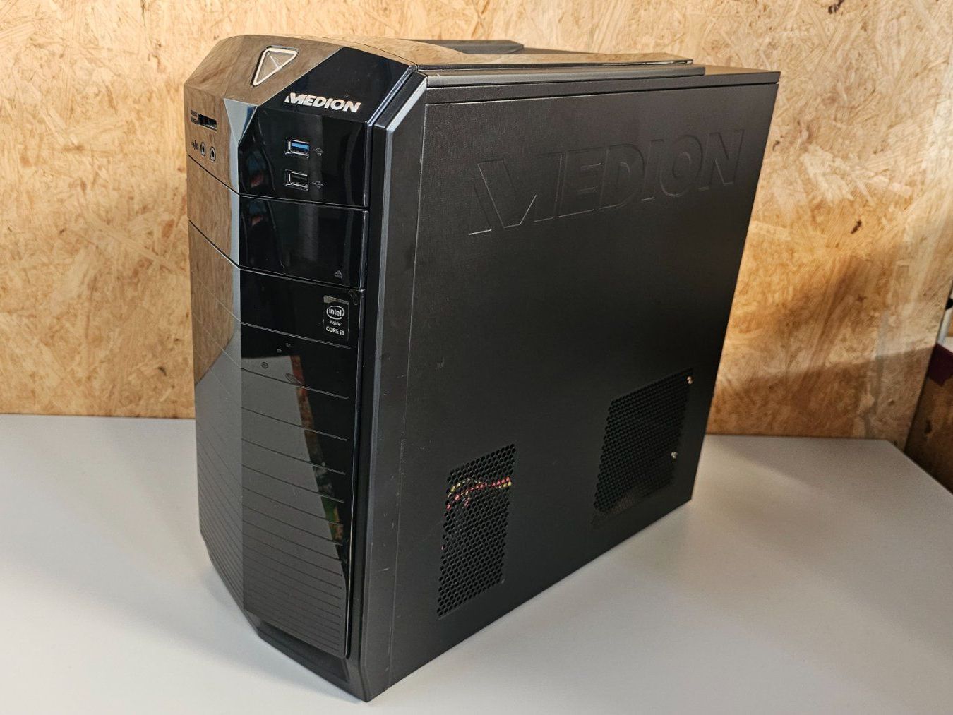 Medion PC: Medion Desktop-PC – Intel Core i3-4170, 4 GB RAM, Windows 10 – Usato da Koppigen venduto da Bracher_Mail-House 1