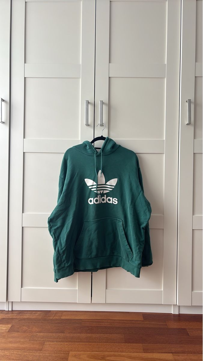 Adidas Pulls & Sweat-shirts: Adidas Kapuzenpullover Grösse XL, guter Zustand – D'occasion à Nänikon par Caro8989