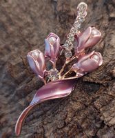 Hübsche rosa-lila Brosche Blume / Tulpe mit Strass