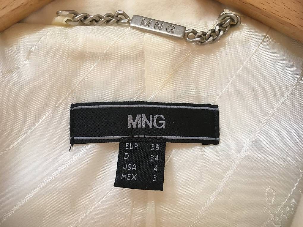 Giacche: Blazer-Jacke in Offwhite von Mango, Grösse S – Usato da Zürich venduto da BuenosAires03 3