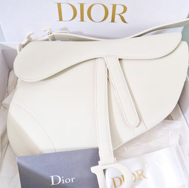 Dior Borse da donna: Christian Dior Saddle Bag White Matte – Usato da Zürich venduto da Liloubags 7