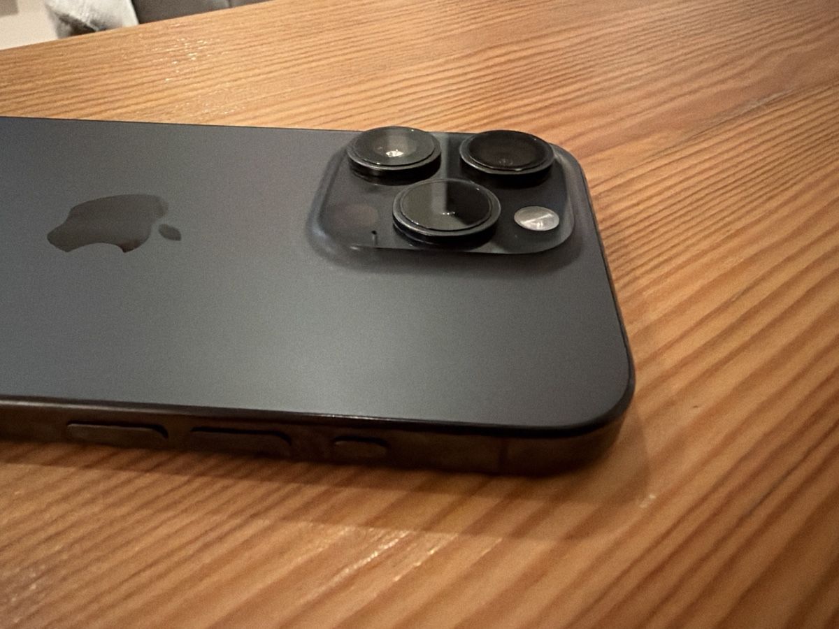Apple Telefoni cellulari / Smartphones: Apple iPhone 15 Pro 128GB black Titanium – Usato da Wohlenschwil venduto da koe_fhd9 5