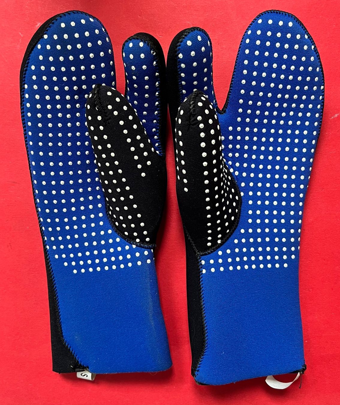 Tauchanzüge: 3-Finger Taucher Handschuhe Grösse S – Neu (gemäss Beschreibung) aus Cresciano von TicinoGrigioni 1