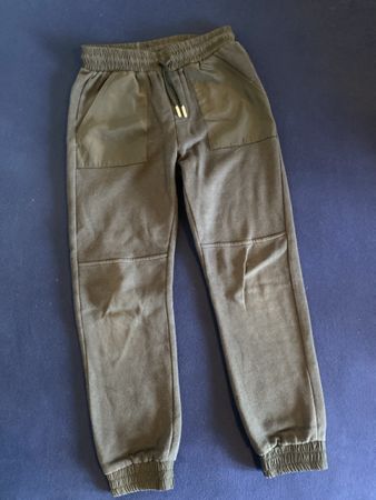 Coole Nukutavake Jogginghose, Grösse 128, Top Zustand!