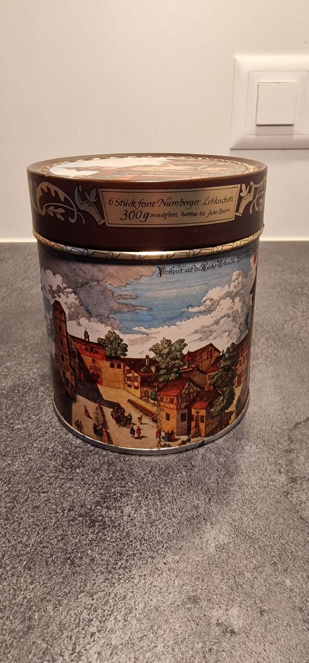 Barattoli: ancienne boîte à biscuits – Usato da Moutier venduto da ste_z7jz