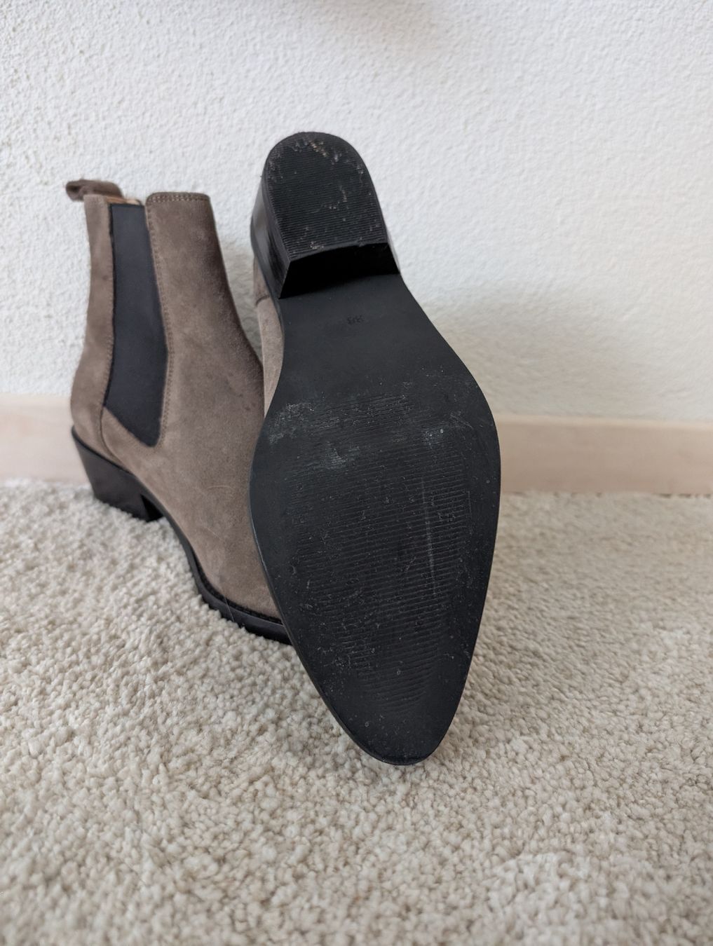Damenschuhe: Braune Wildleder Stiefeletten Gr.38 – Gebraucht aus Sachseln von sunday_rose91
