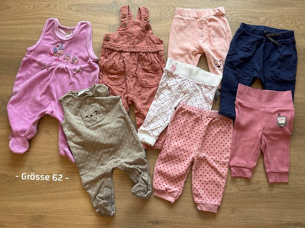 Lotti & Set di vestiti: 8 Hosen / Strampler Grösse 62 – Usato da Kägiswil venduto da mau90