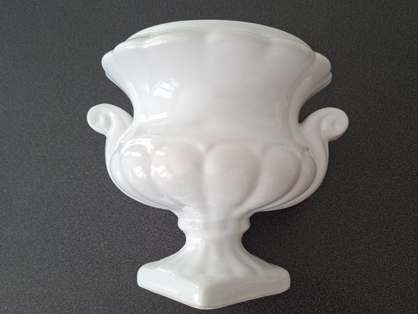Vasi & Recipienti: Blumenvase Keramik weiss Vintage – Usato da Gattikon venduto da jeansgli 1