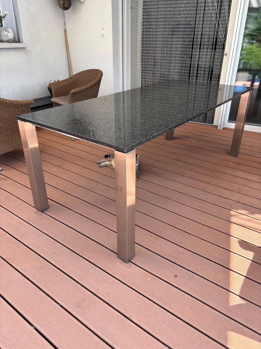 Tische: Gartentisch guter Zustand – Gebraucht aus sursee von Tillorswift
