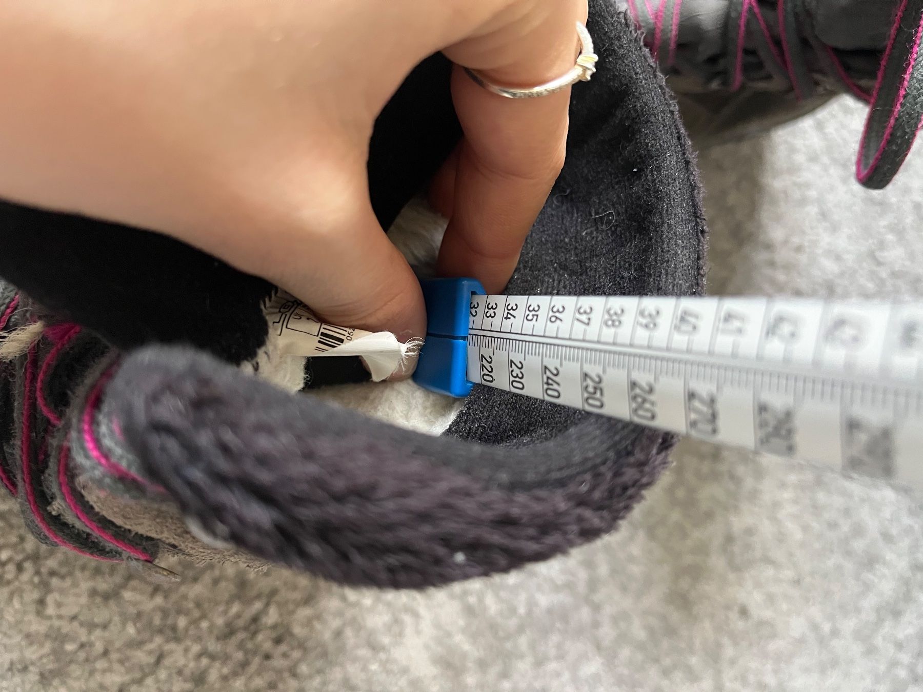 Lowa Scarpe per ragazze: Lowa Winterstiefel Gr. 33 – Usato da Subingen venduto da chaenunr1 2