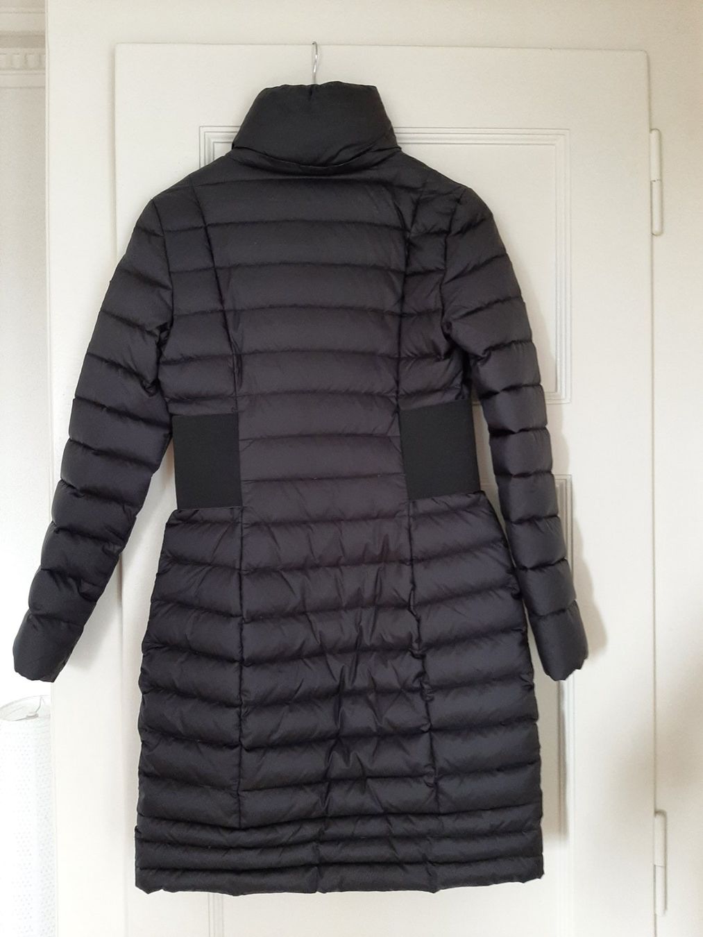 Guess Cappotti: Longue et fine doudoune GUESS – Usato da Lausanne venduto da Cognitia 1