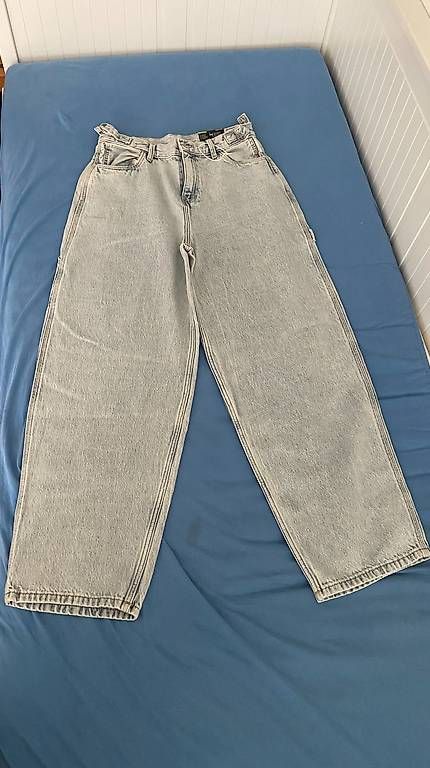 Jeans: Jean neuf bleu délavé C&A – Usato da Genève venduto da Jakblakjak 2