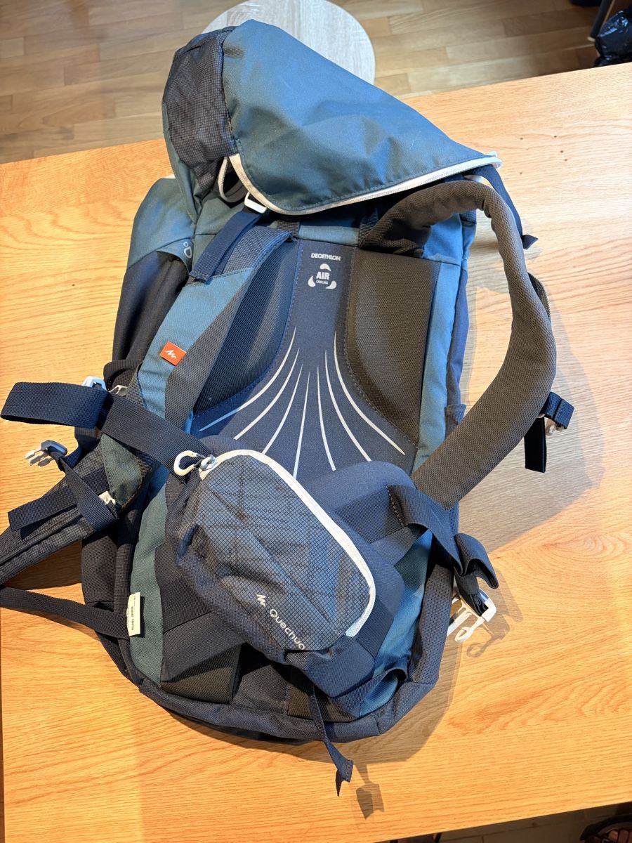 Decathlon Zaini: Quechua Rucksack 40l gebraucht – Nuovo (secondo la descrizione) da Weinfelden venduto da kap_mh5p 2