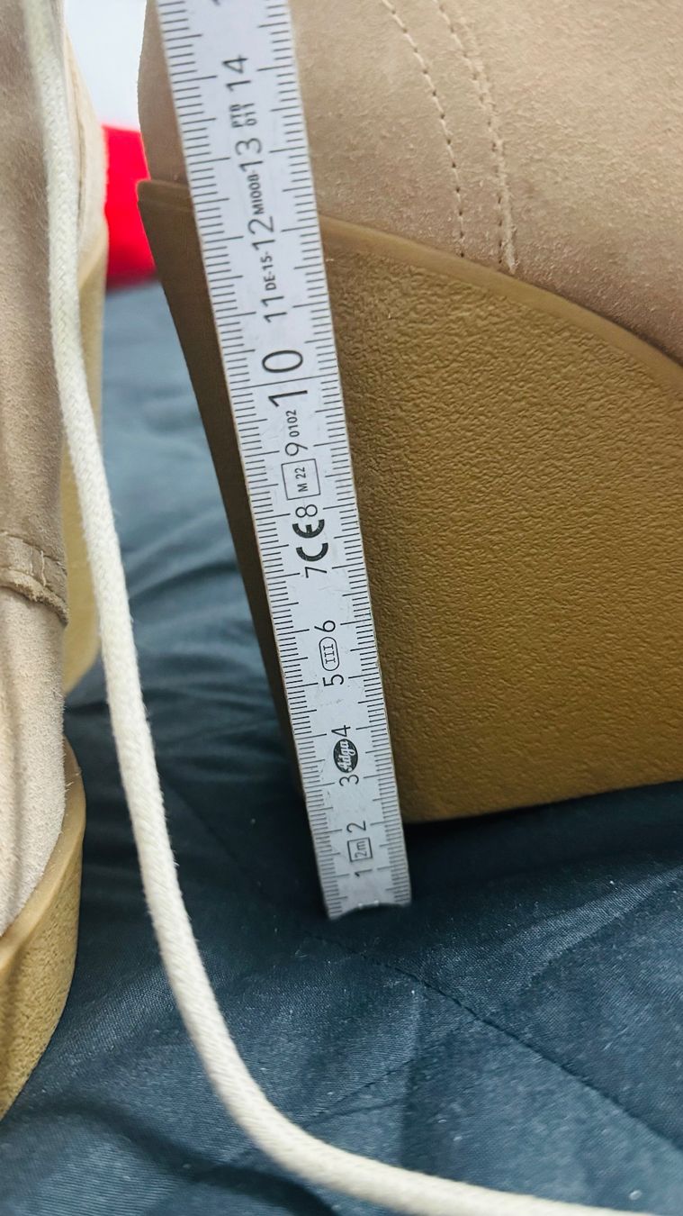 Scarpe da donna: Bottines à lacets et semelle compensée, couleur beige – Nuovo (secondo la descrizione) da Avry-sur-Matran venduto da Anarda 1