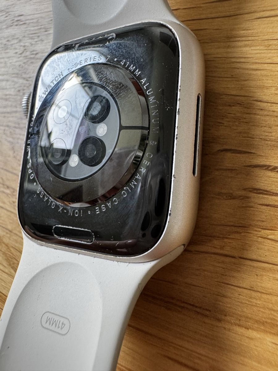 Apple Smartwatch: Apple Watch Series 7 41mm – Usato da St. Gallen venduto da lea_hq2w 2