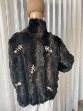 Perfekter Auftritt - einmalige ZARA Jacke mit Ziersteinen, L