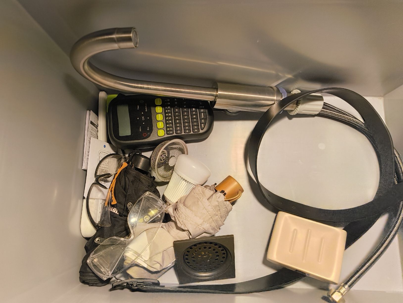Tous les outils: Diverser Elektro Material und Konvolut – Défectueux à St. Gallen par Kiwi888 5