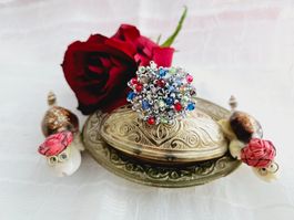 Funkelnder Ring aus Swarovski Perlen multicolor