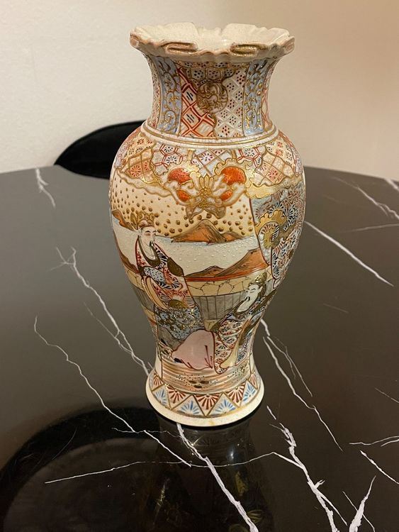 VASE ANTIQUE JAPONAIS AVEC SIGNATURE Kaufen auf Ricardo