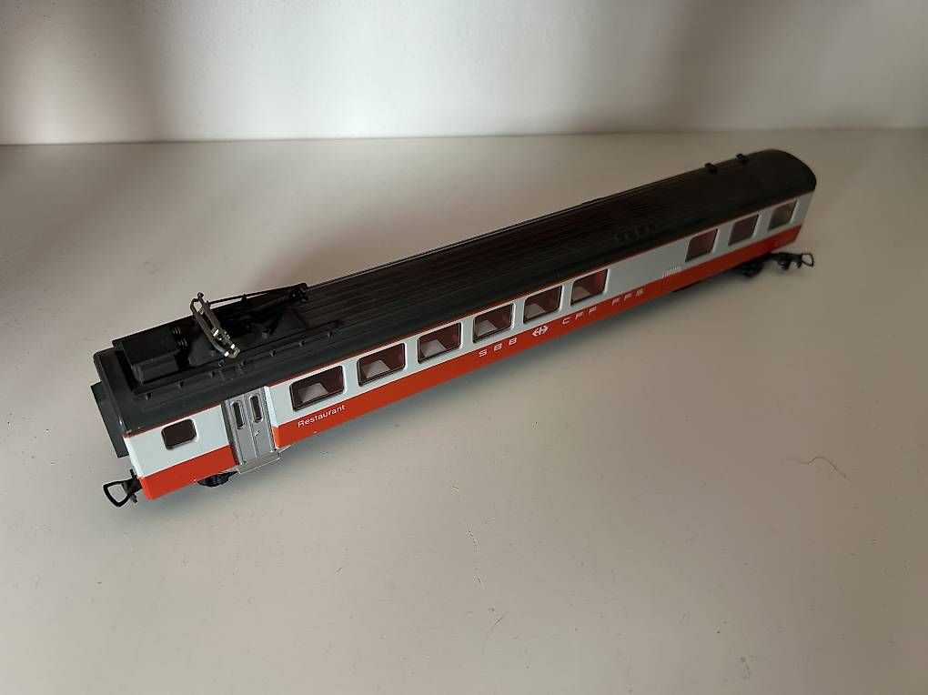 Modellini di ferrovie: Swiss Express Speisewagen H0 – Usato da Brugg AG venduto da FlowerStreet 1