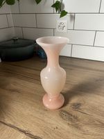 Ancien vase rose en opaline