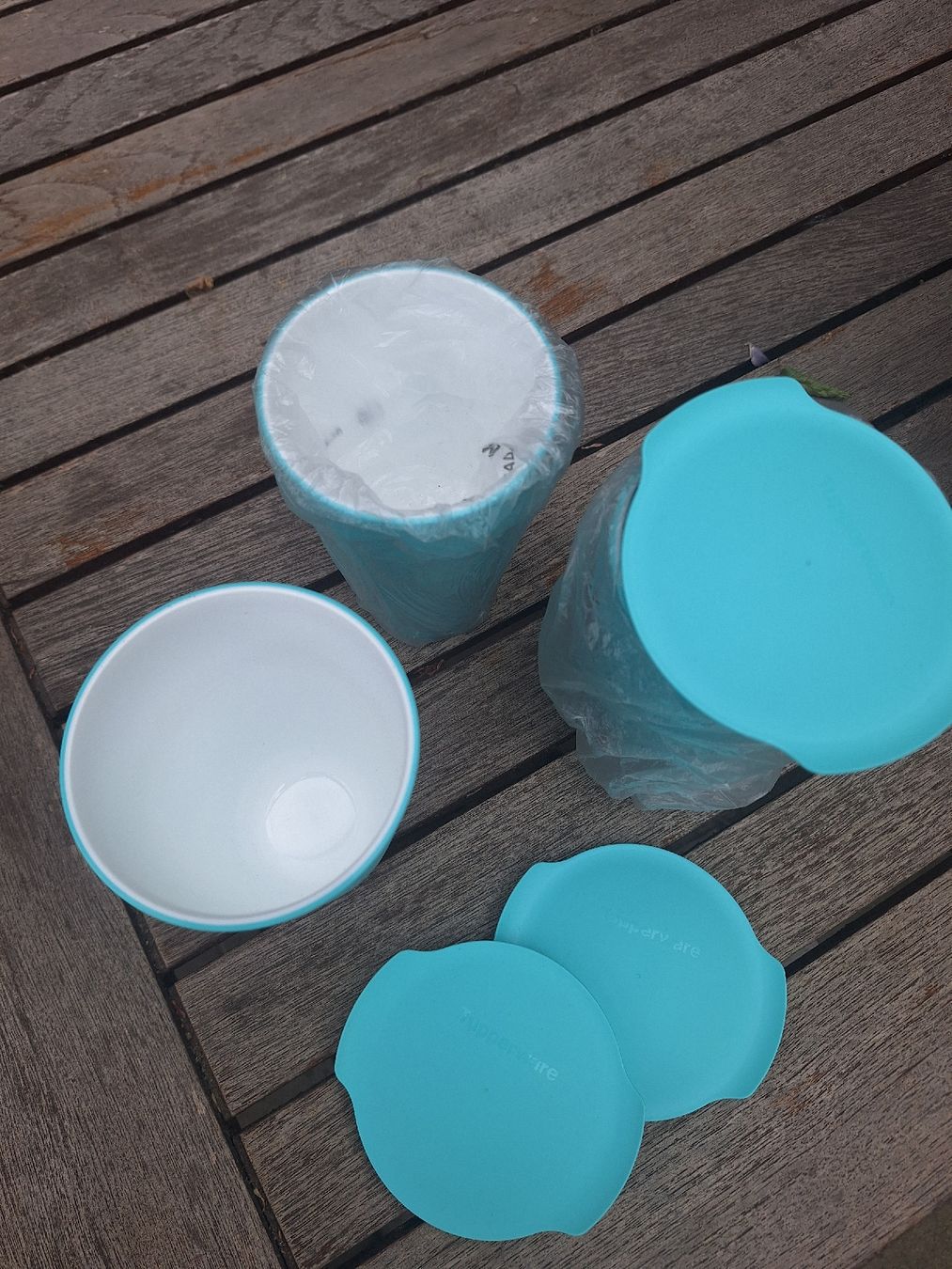 Tupperware Contenitori & Simili: Tupperware Tumbler Becher mit Deckel 3 Stück – Nuovo (secondo la descrizione) da Aarau venduto da Chillkrot 1
