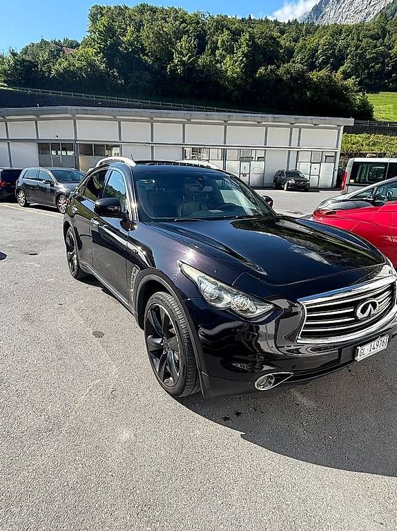 Autos: Infiniti FX30d S – Gebraucht aus Glarus von Alpenvolt