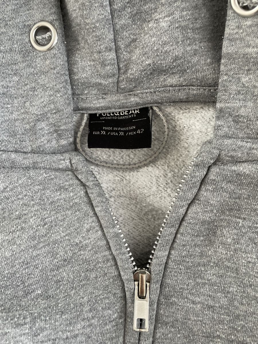 Pull&Bear Maglioni & Felpe: Sweatshirt Grau mit Chrome-Zipper – Usato da Pfyn venduto da luk_9t2r 2