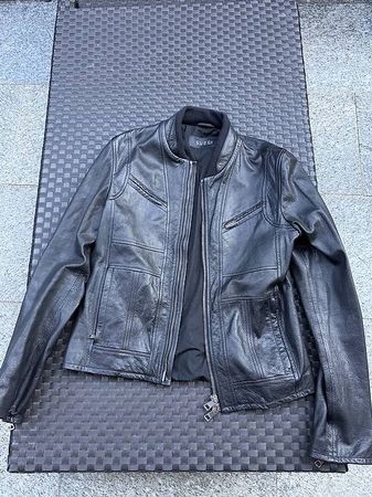 Veste Gucci en cuir noir  Made in Italy  Taille 48