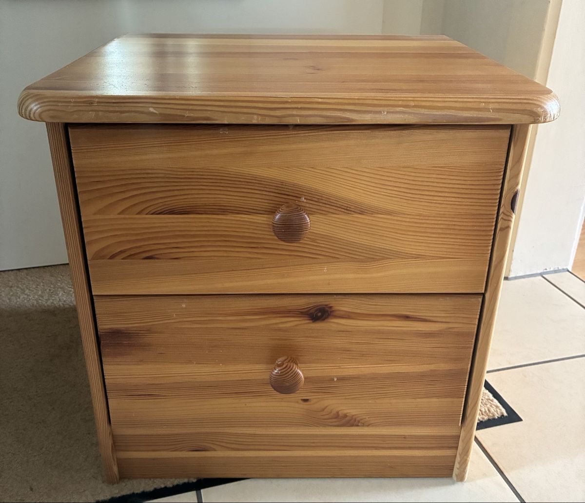 Comodini: Petite table de nuit en bois micasa  – Usato da Biel/Bienne venduto da Lianumi