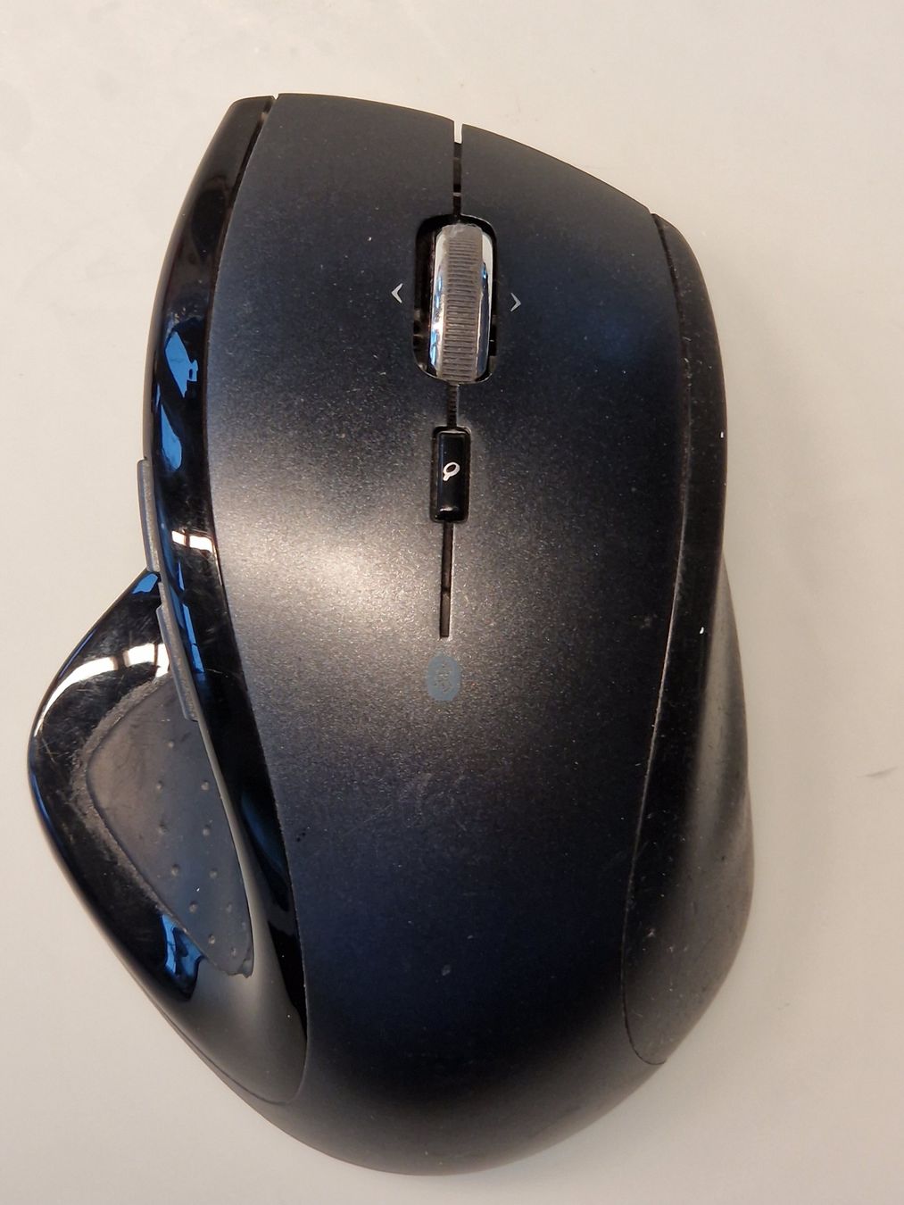 Mouse: kabellose Lasermaus Logitech MX Revolution, Ladegerät, Bluet – Usato da Küssnacht am Rigi venduto da Mika014 1