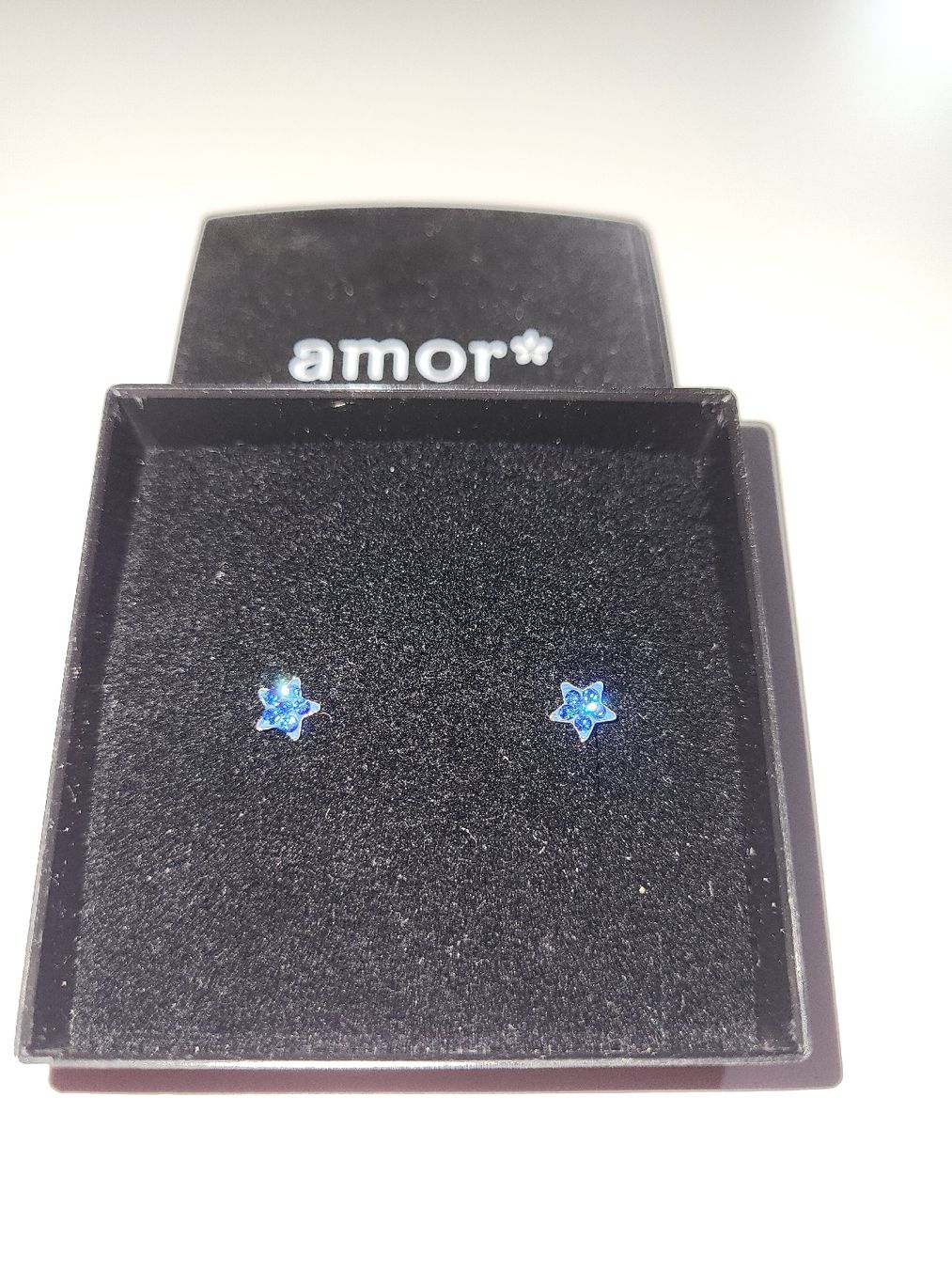 Amor Orecchini pendenti & Orecchini a lobo: Amor Ohrstecker, Stern-Design, Neu! – Nuovo (secondo la descrizione) da Biel/Bienne venduto da Aare5