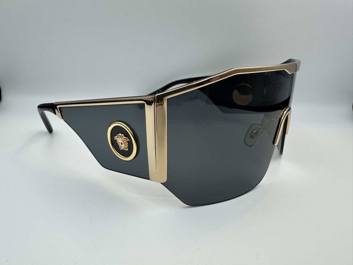 Versace Occhiali & Lenti: Versace Sonnenbrille, Schwarz/Gold – Usato da Schwende venduto da weesli 3