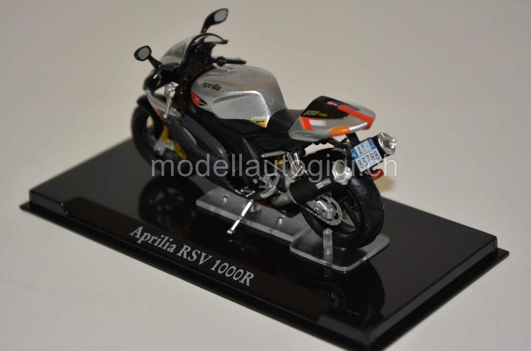 Kit di modellismo & Modellini statici: Aprilia RSV 1000R , 1:24 – Nuovo (secondo la descrizione) da Goldach venduto da Feivel9 8