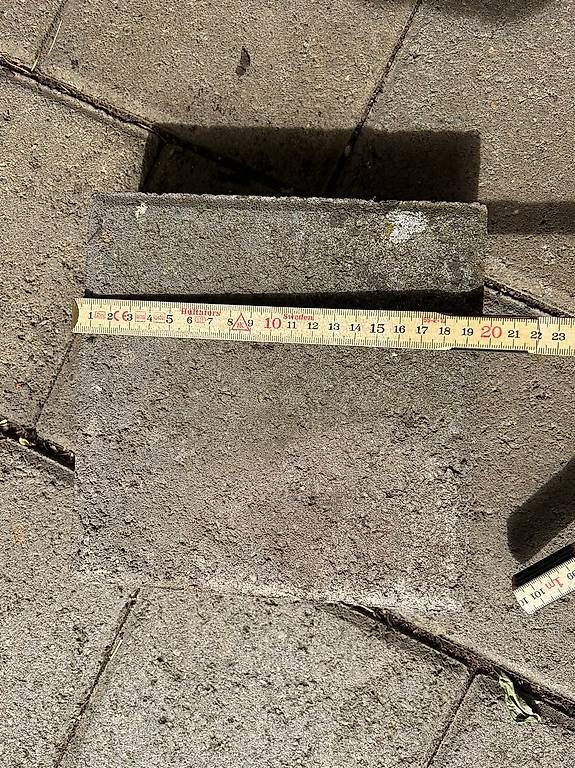Rivestimenti per pavimenti: Garten Steinplatten – Usato da Pfäffikon ZH venduto da Cyclingcycling1998 2