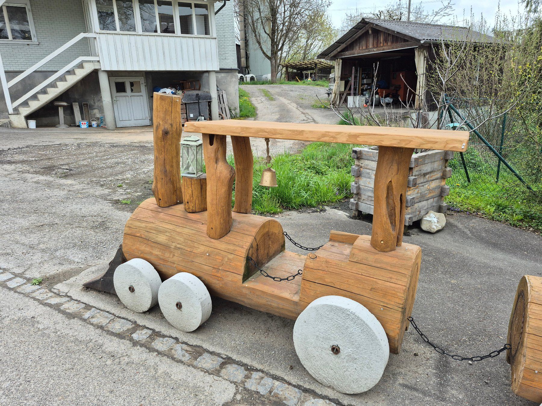 Tutte le decorazioni: Baumstammlok mit Anhängern – Usato da Bischofszell venduto da portmann_unikate 3