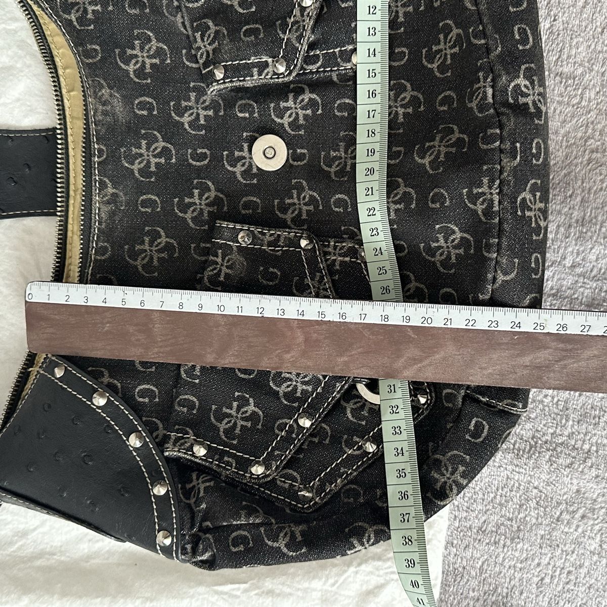 Guess Borse da donna: Guess Vintage Monogram Hand Bag – Usato da Givisiez venduto da dor_xb9k 7