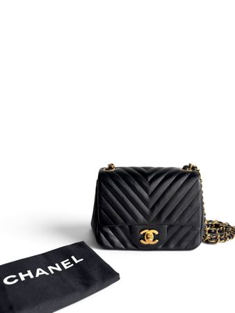 CHANEL Lambskin Chevron Quilted Mini Square Flap Tasche